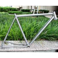 titanium gravel bike frame with flat mount disc mount